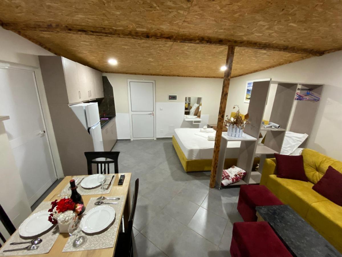 Full Moon Apartment *