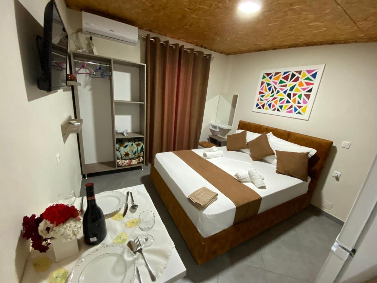 Full Moon Apartment *