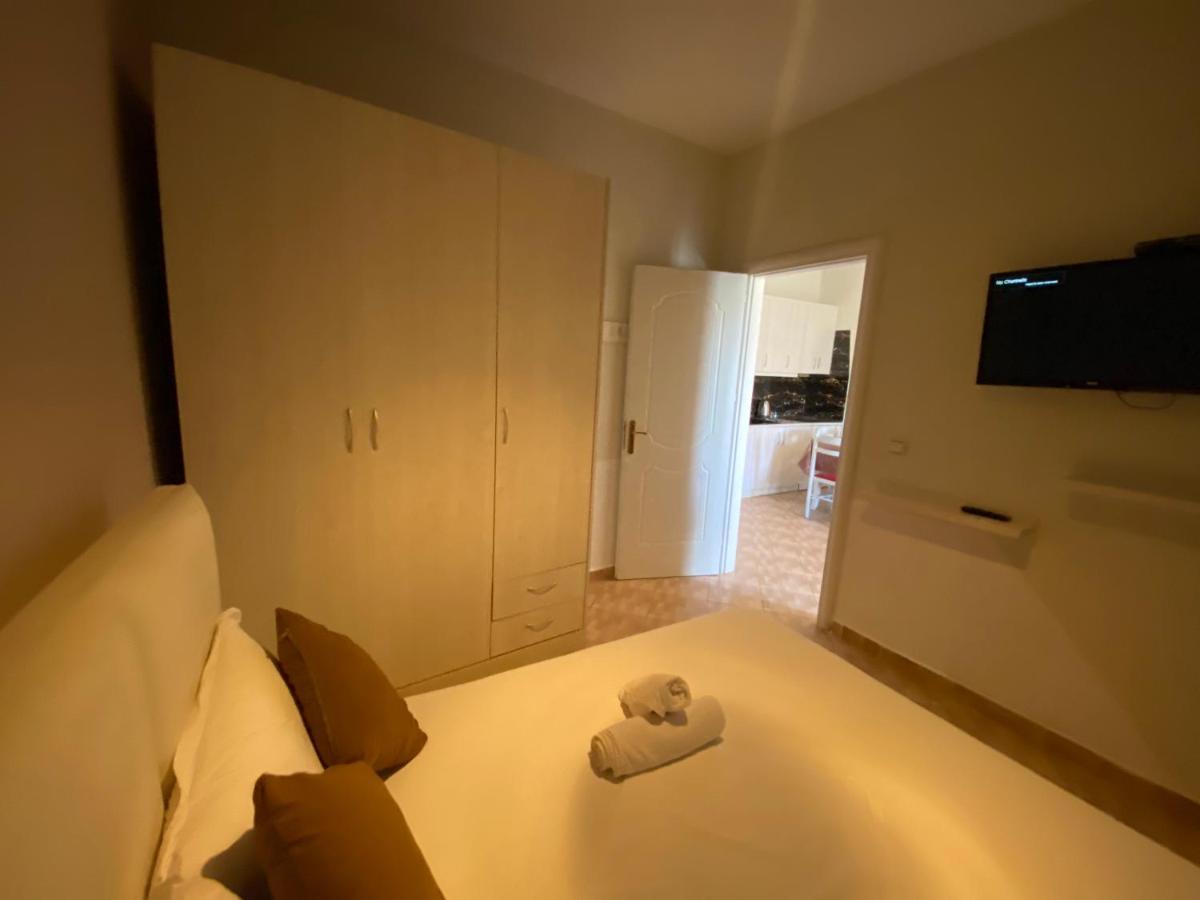 Full Moon Apartment