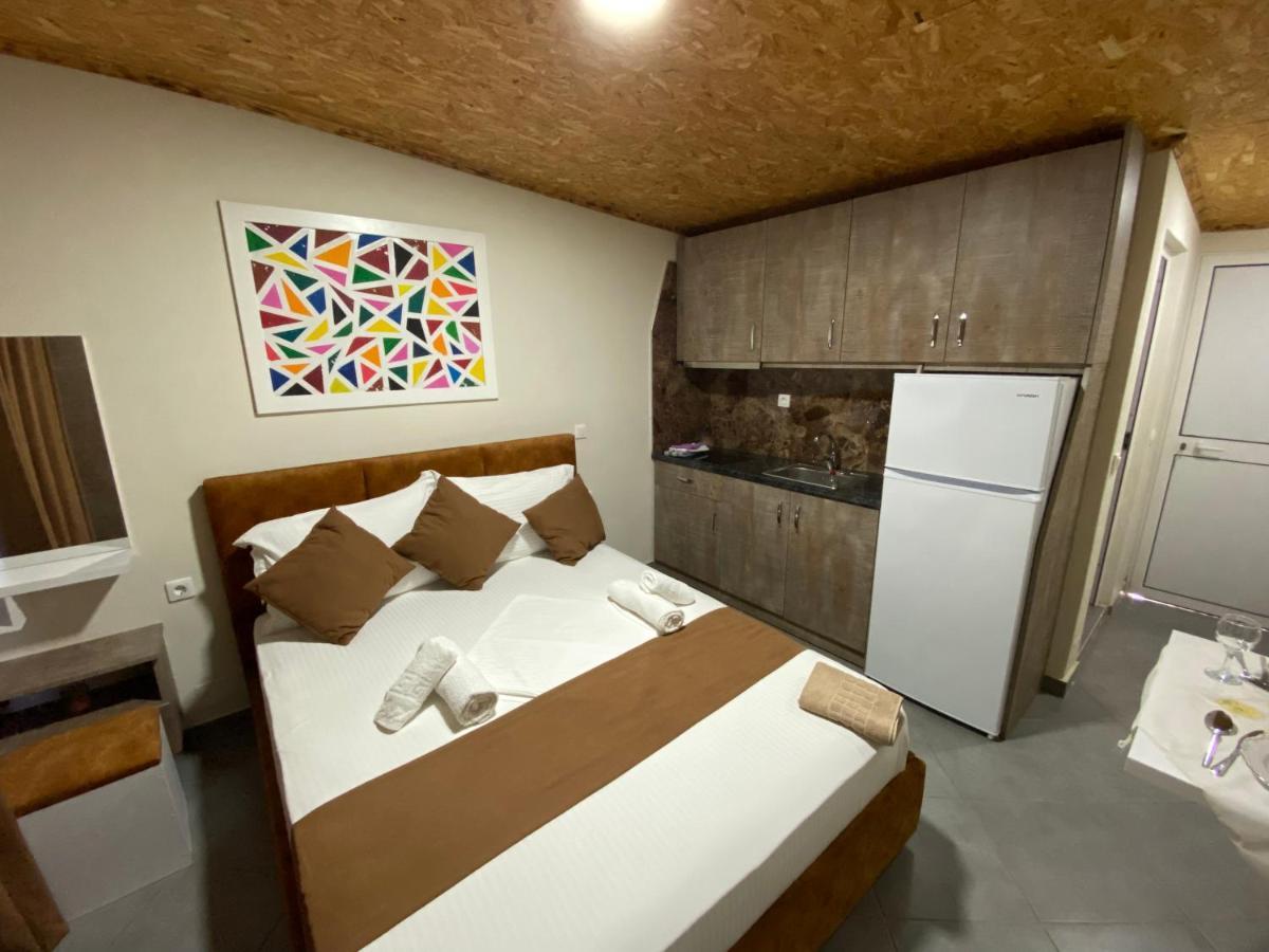 Full Moon Apartment *