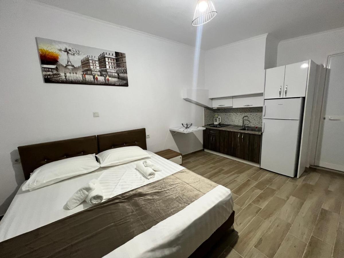 Full Moon Apartment