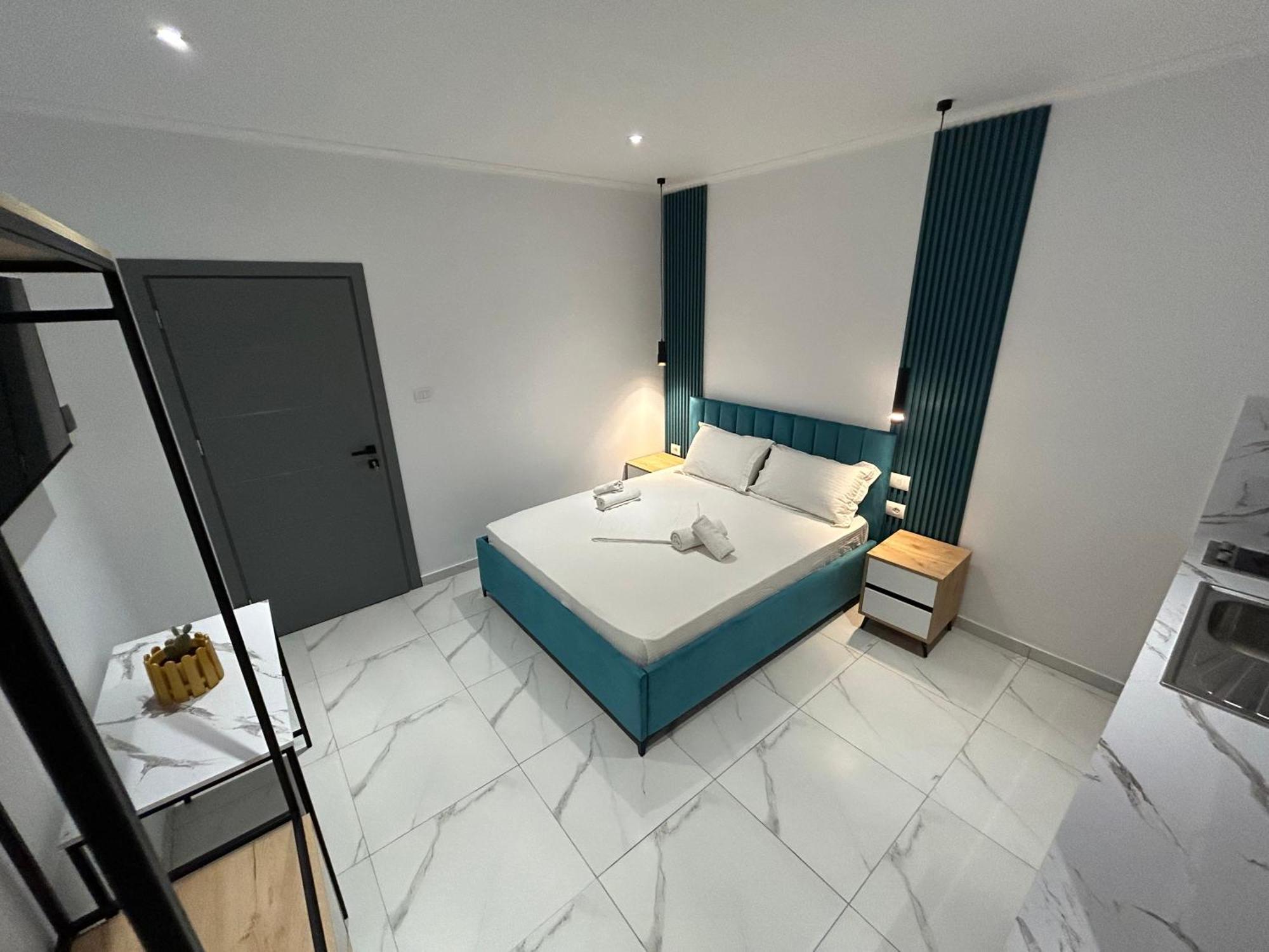 Full Moon Apartment
