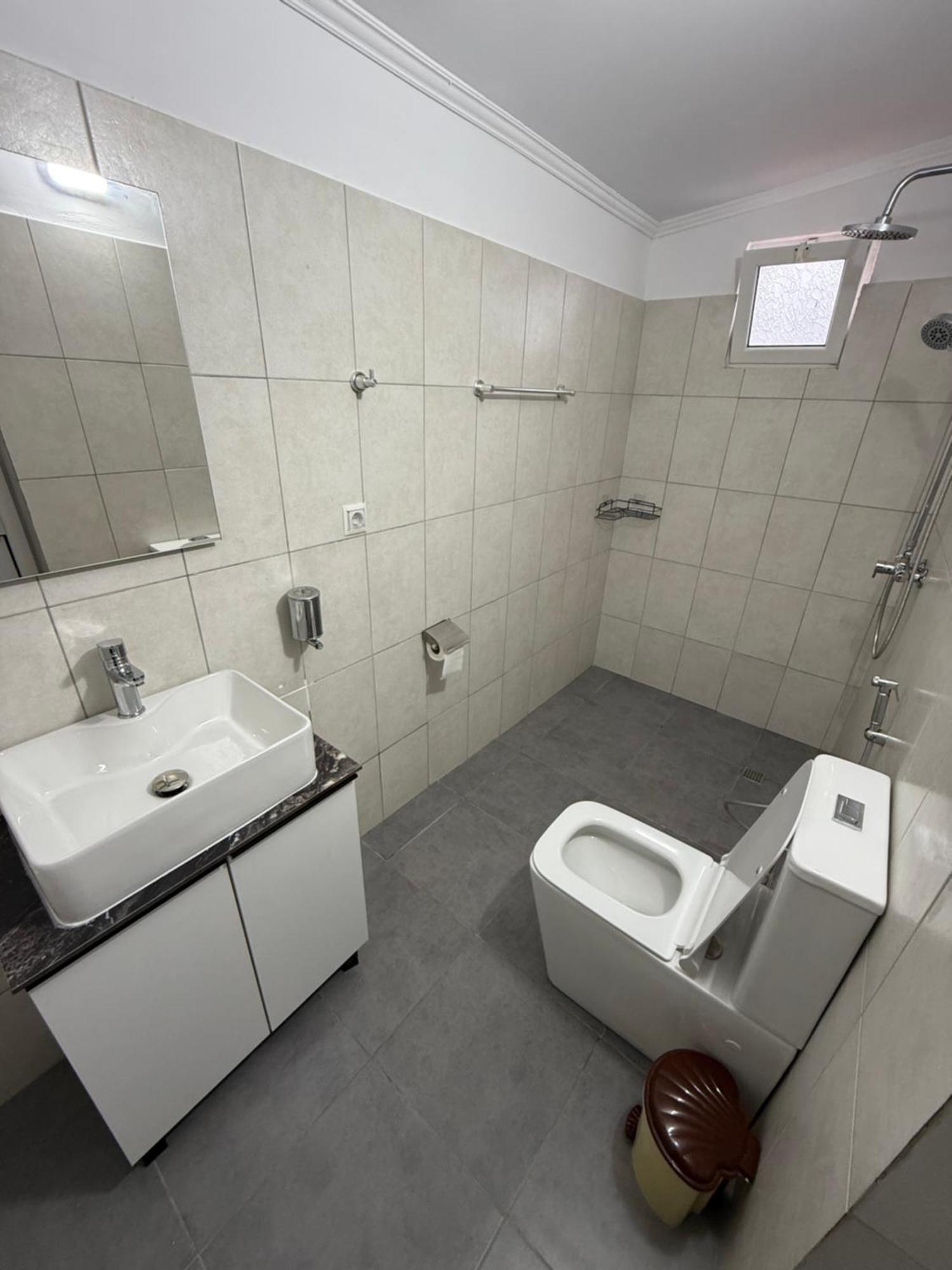 Full Moon Apartment *